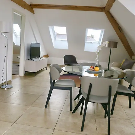 Apartment Furnished Homes *