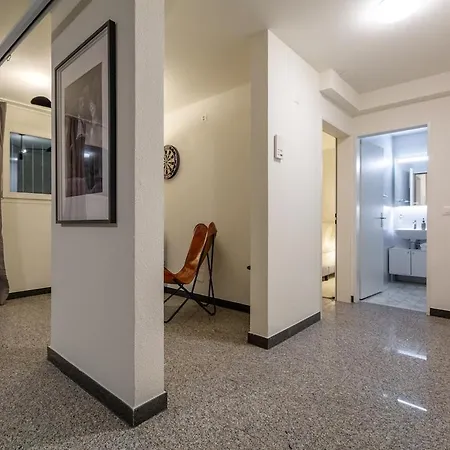 Level Suite - Seebach Apartment