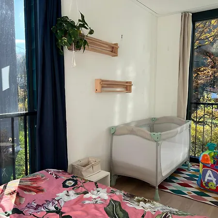Apartment Luxury 2br, 2 Bath, Spacious Living With Open Kitchen, River View, Ideal For Long Stays, Parking, 10 Min To Center *