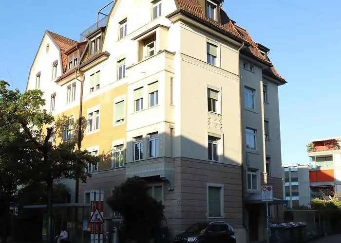 Grosse, Ruhige Wohnung In Zuerich, Nahe Zentrum
