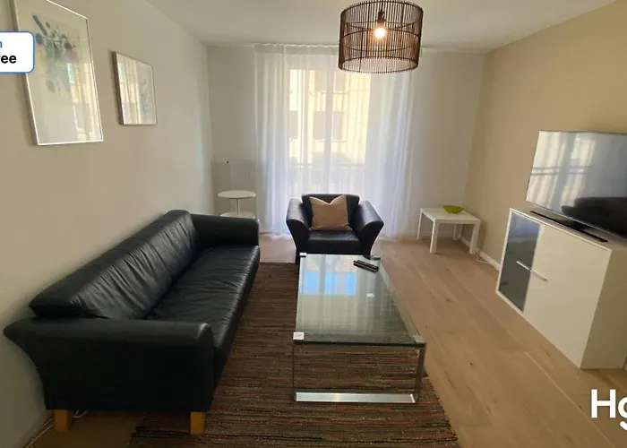 H3 With 3,5 Rooms, 2 Bedroom Livingroom And Big Kitchen, Modern And Central