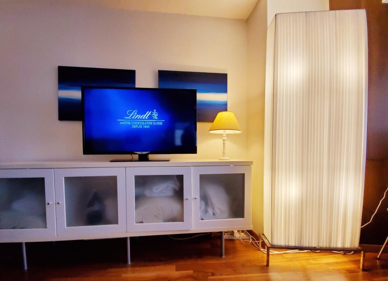 2 Room Suite City Centre *