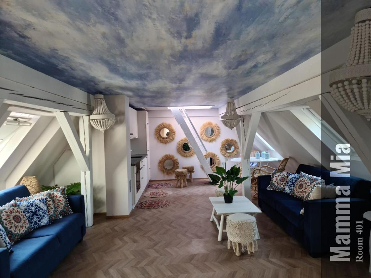 The Henry Self Check-in