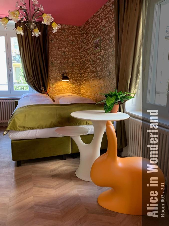 The Henry Self Check-in