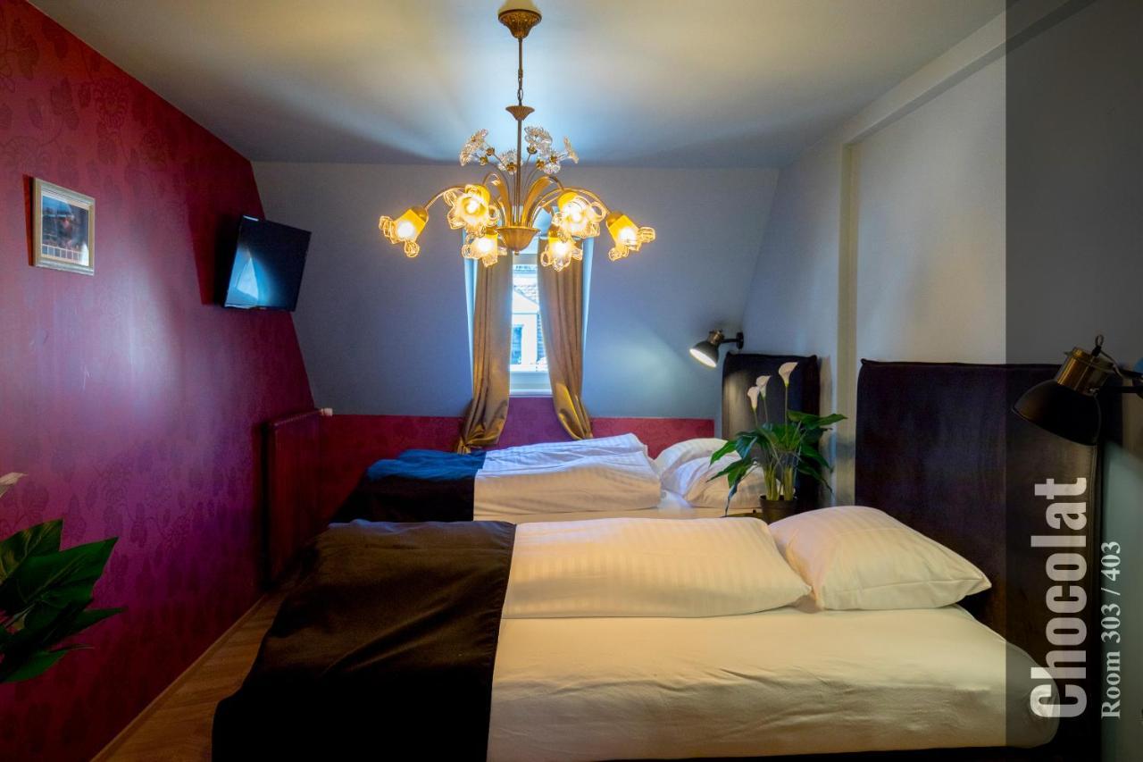 The Henry Self Check-in