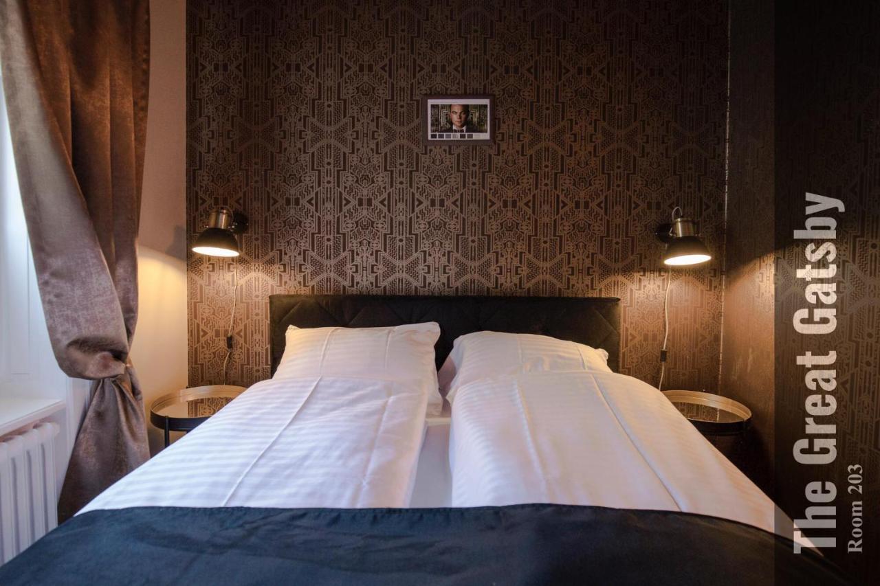 The Henry Self Check-in