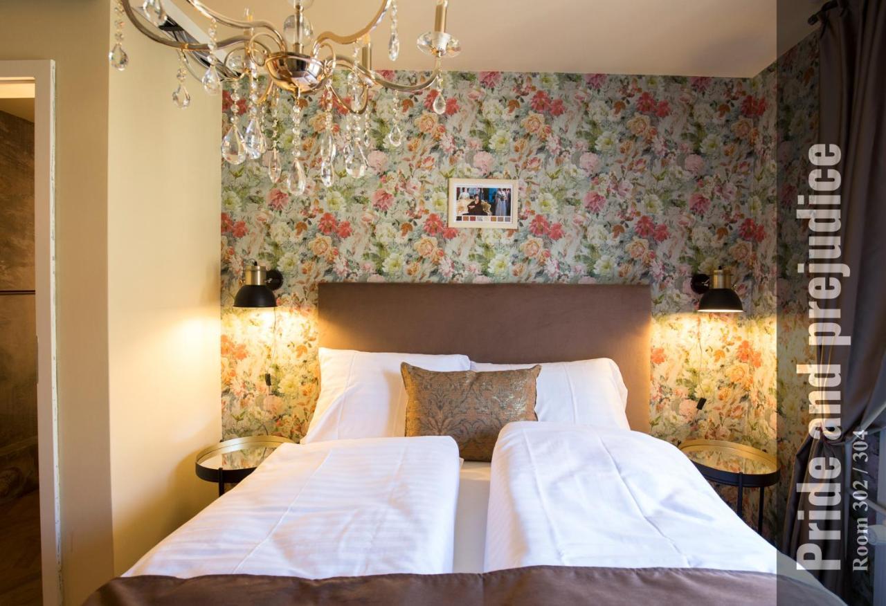 The Henry Self Check-in Aparthotel