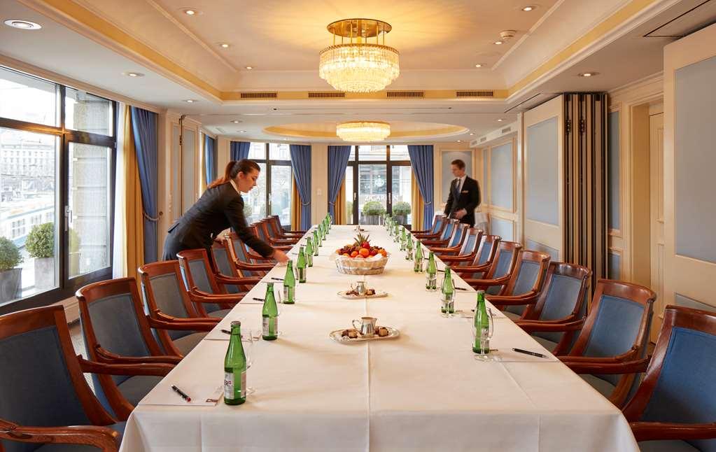 Schweizerhof Hotel 5*