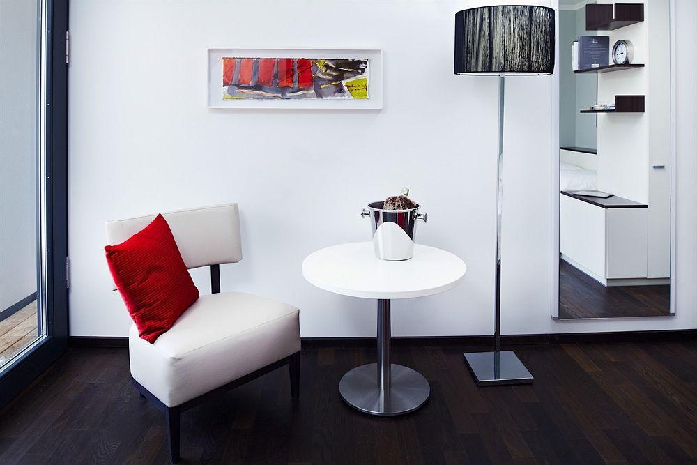 The Flag Hotel 2*