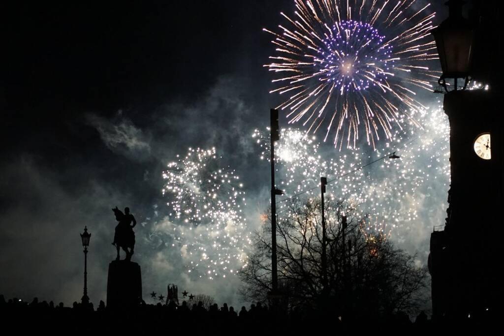 Turicum Mit Balkon Und Parkplatz