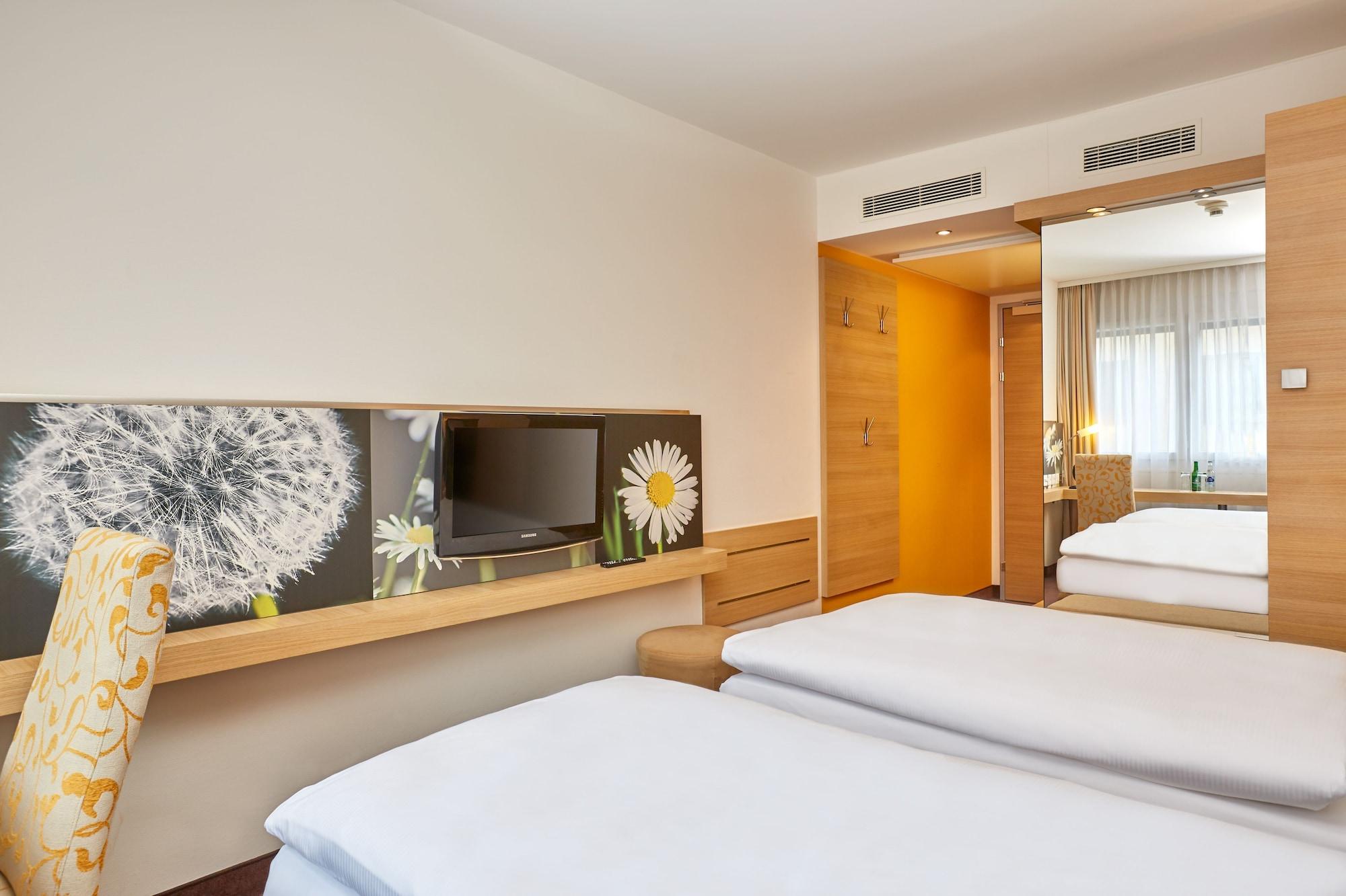 H+ Hotel