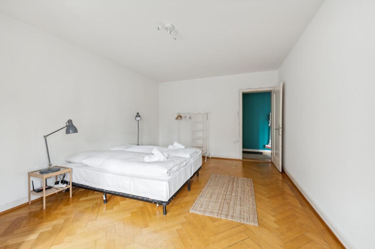 For Explorers 224 Apartment