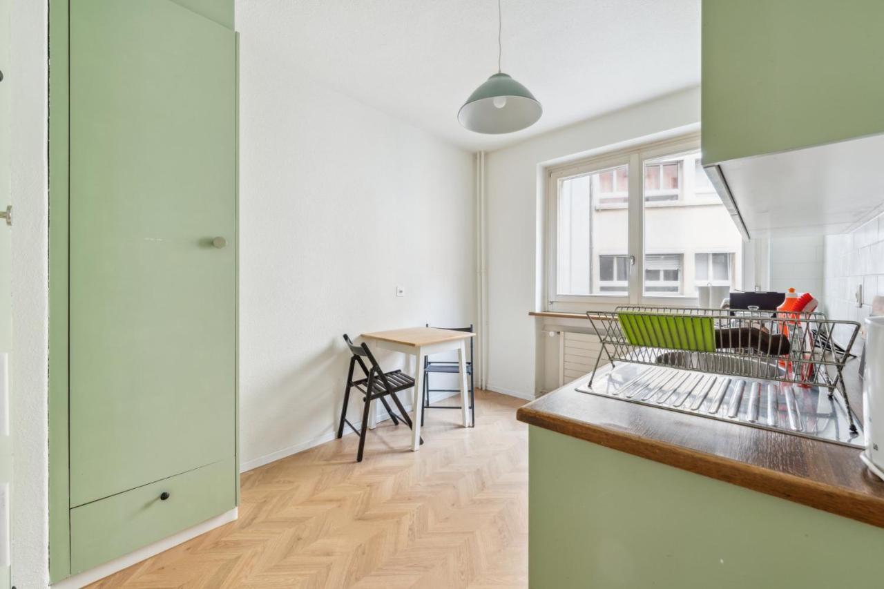 For Explorers 224 * Zurich