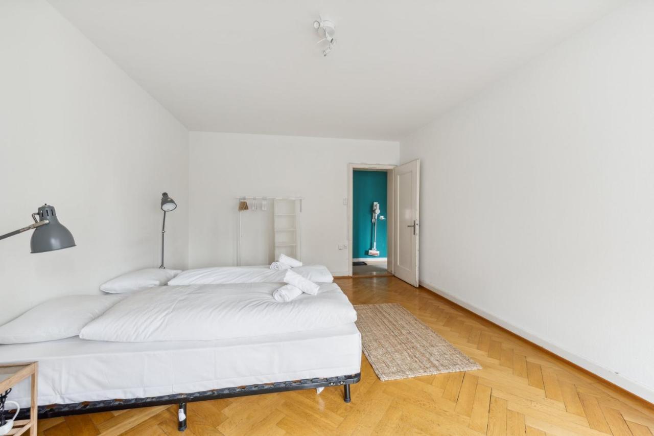 For Explorers 224 Apartment