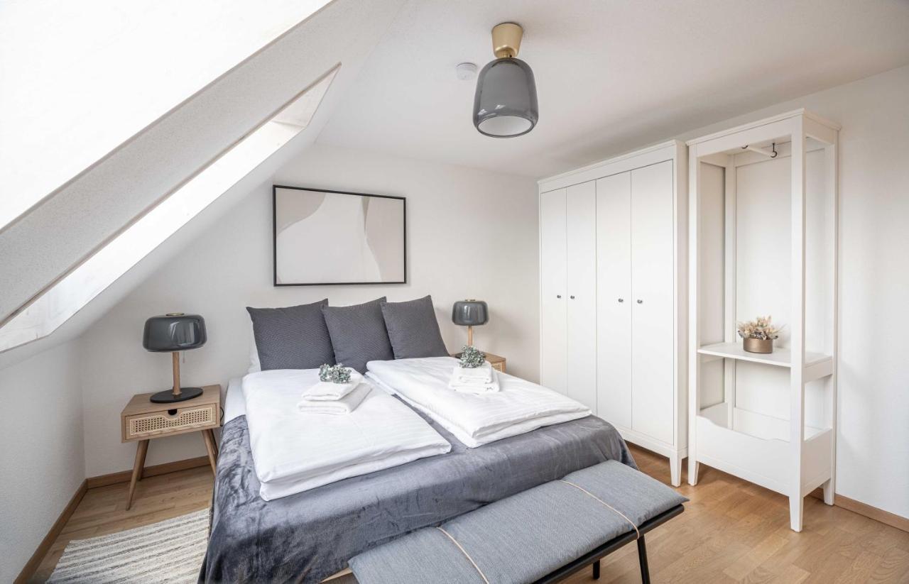 Modern 3bdr Duplex With Skyroof In Trendy West Apartment *