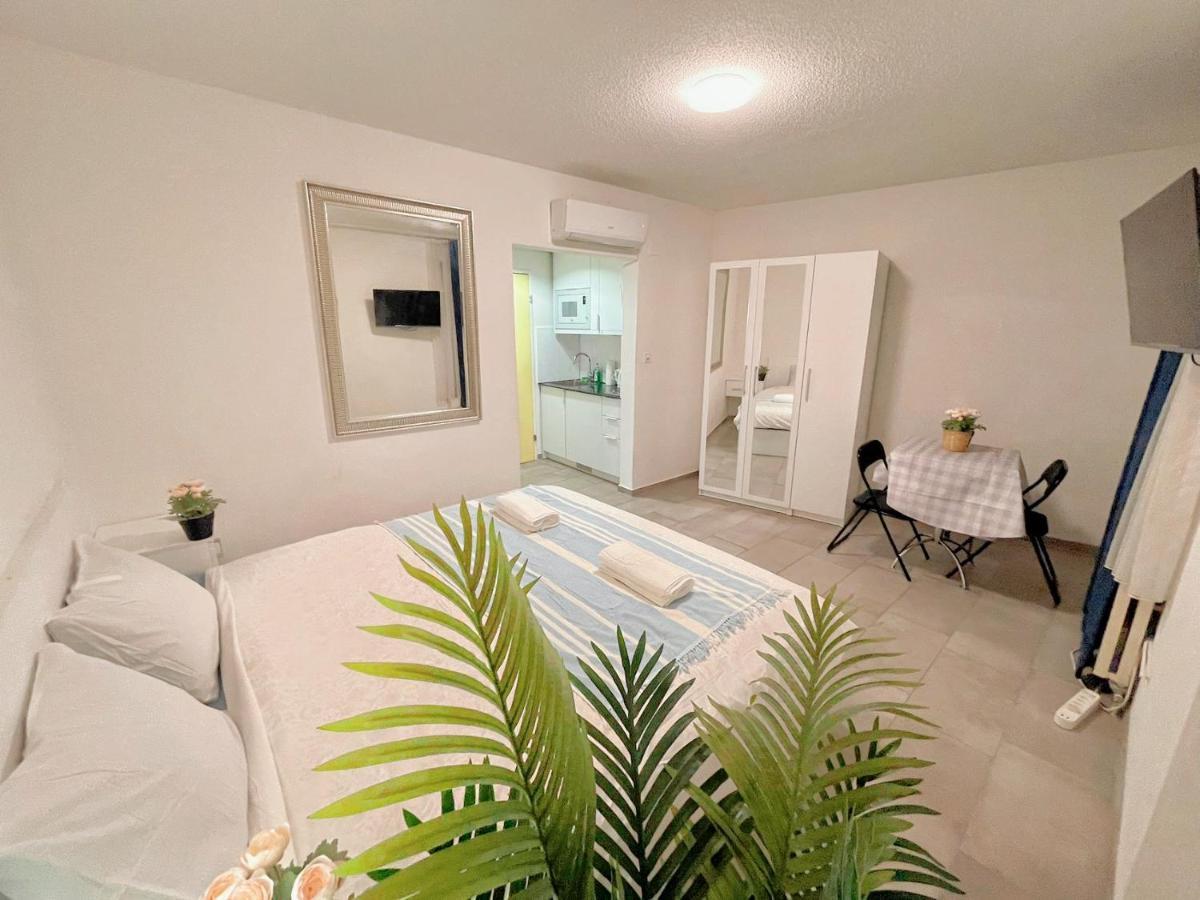 Apartment Center Close To Hb