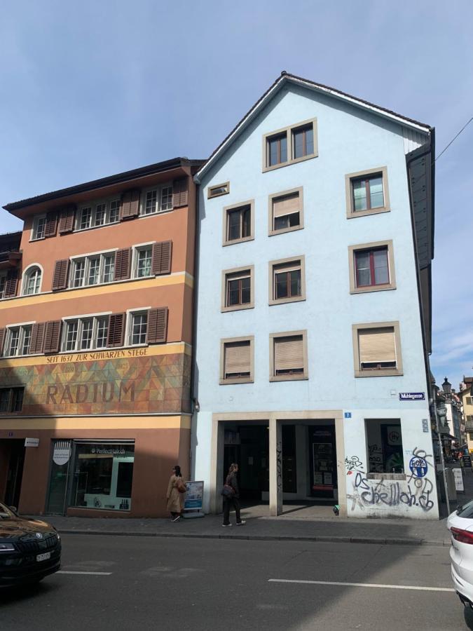 Cozy Unit 11 In Center Of Apartment *