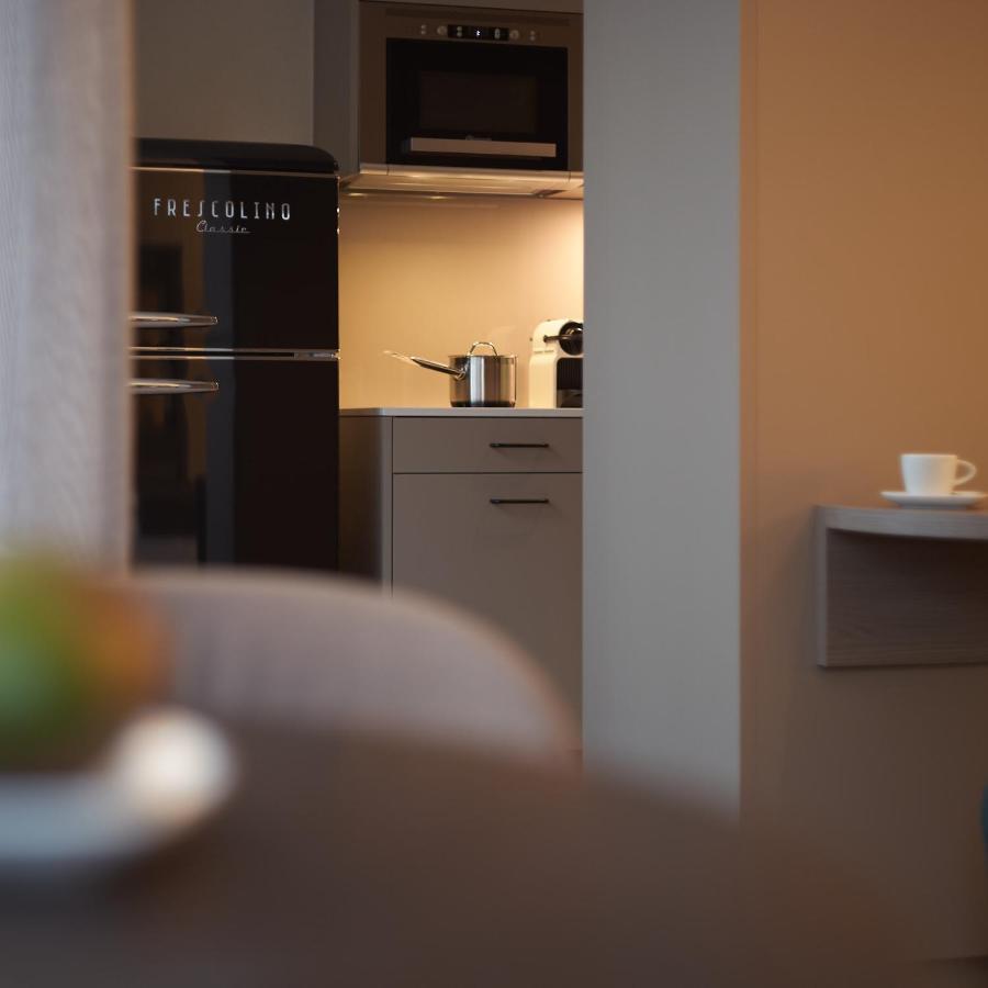 - Franklinstrasse 4* Zurich