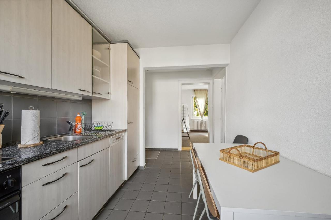 Comfortable In Oerlikon 20 Minutes Away From Airport Apartment *
