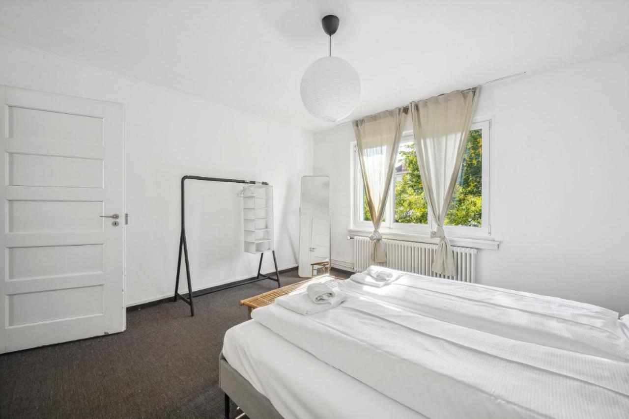 Comfortable In Oerlikon 20 Minutes Away From Airport Zurich