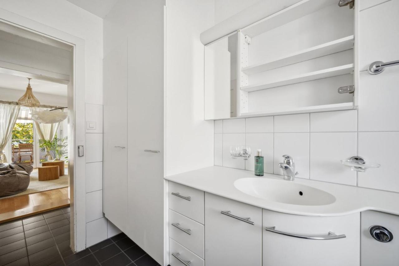 Comfortable In Oerlikon 20 Minutes Away From Airport Apartment Zurich