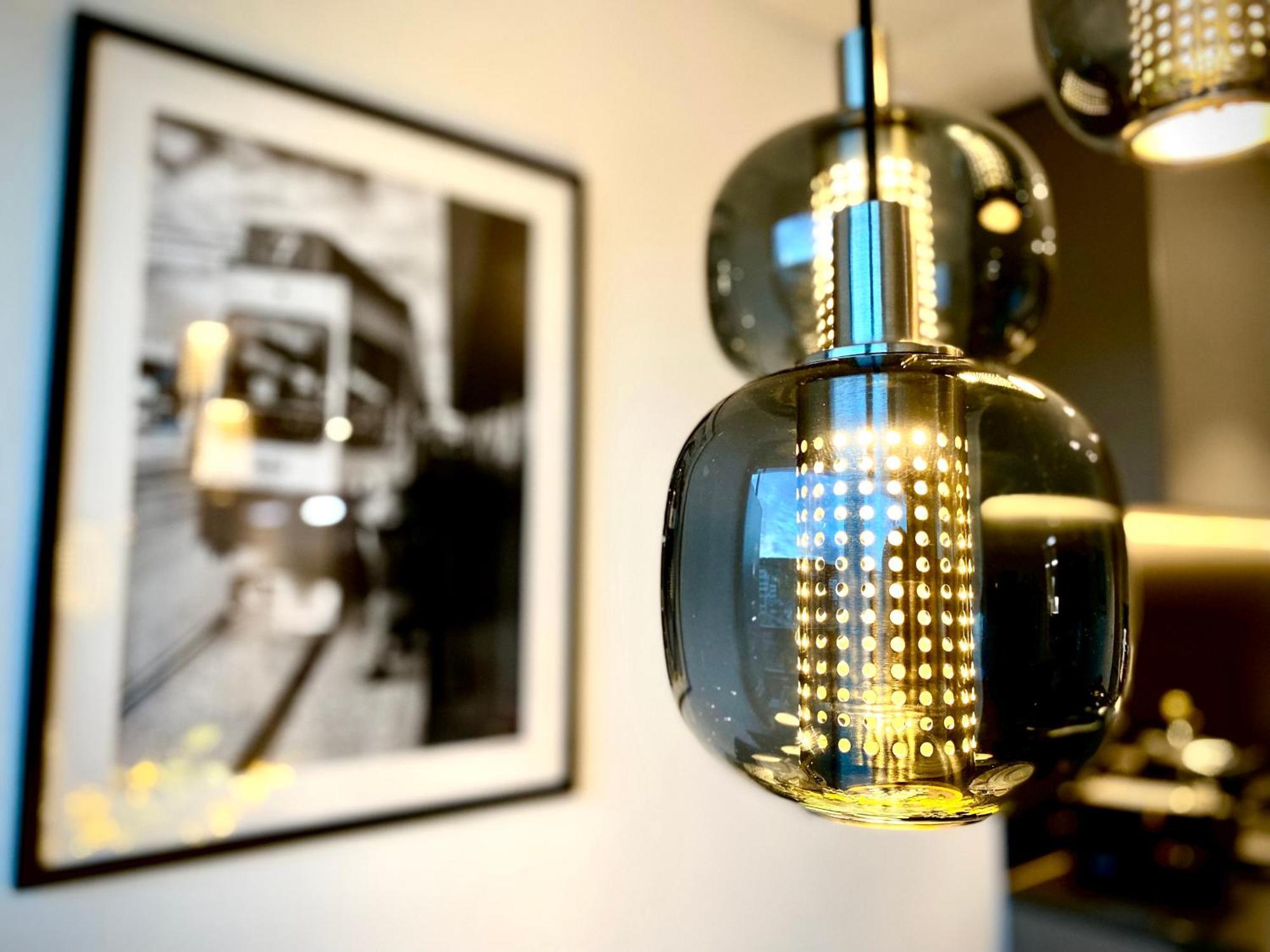 Glad Spot: - - Design - Netflix Apartment