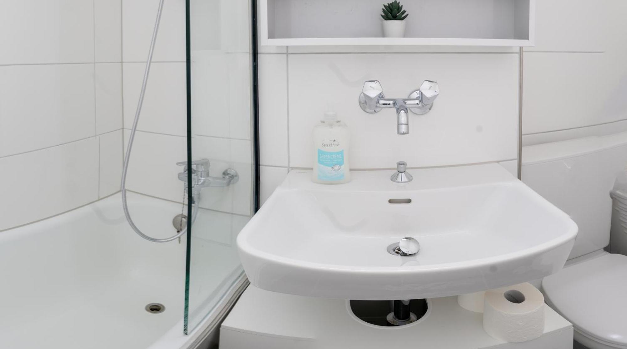 Cozy Urban In The Be-17