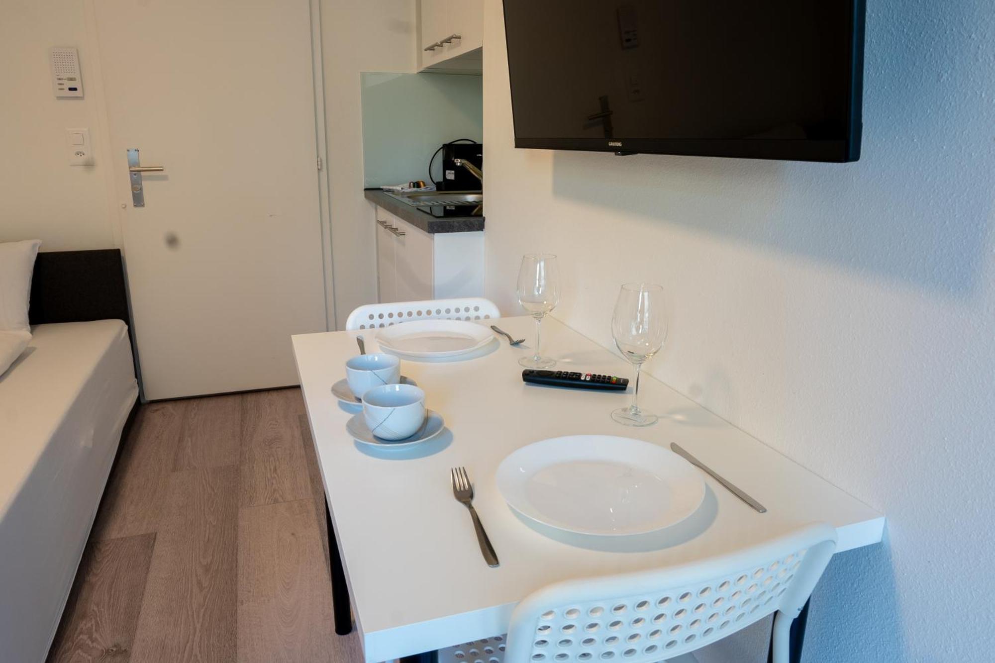 Cozy Urban In The Be-17