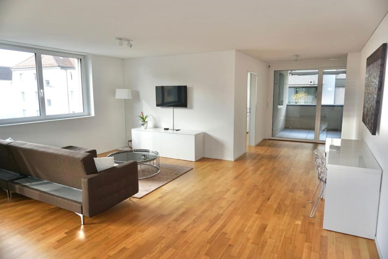 Apartment Balcony In Sh2,4r Zurich