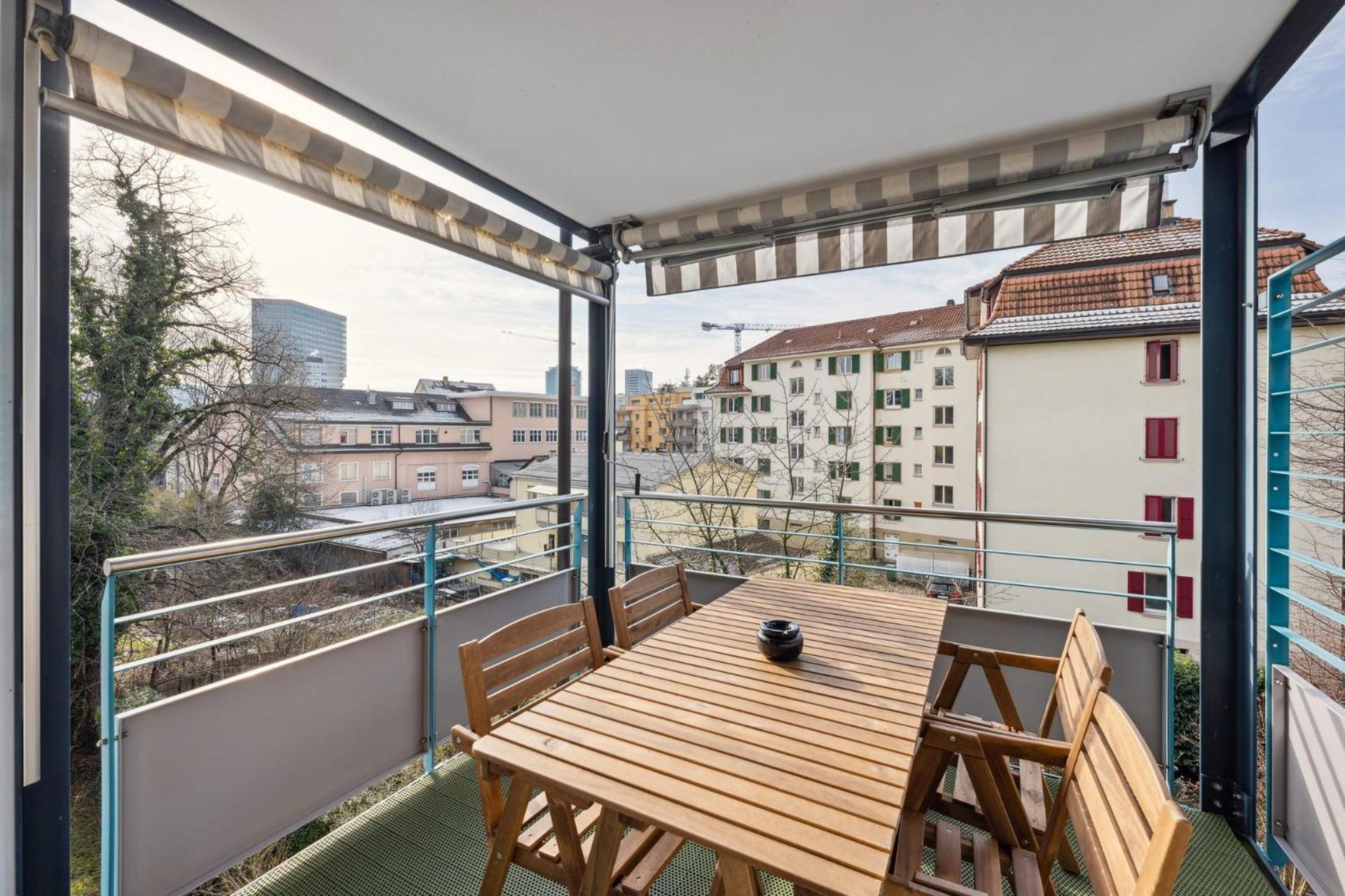 Apartment Comfortable In Oerlikon 20 Minutes Away From Airport Zurich