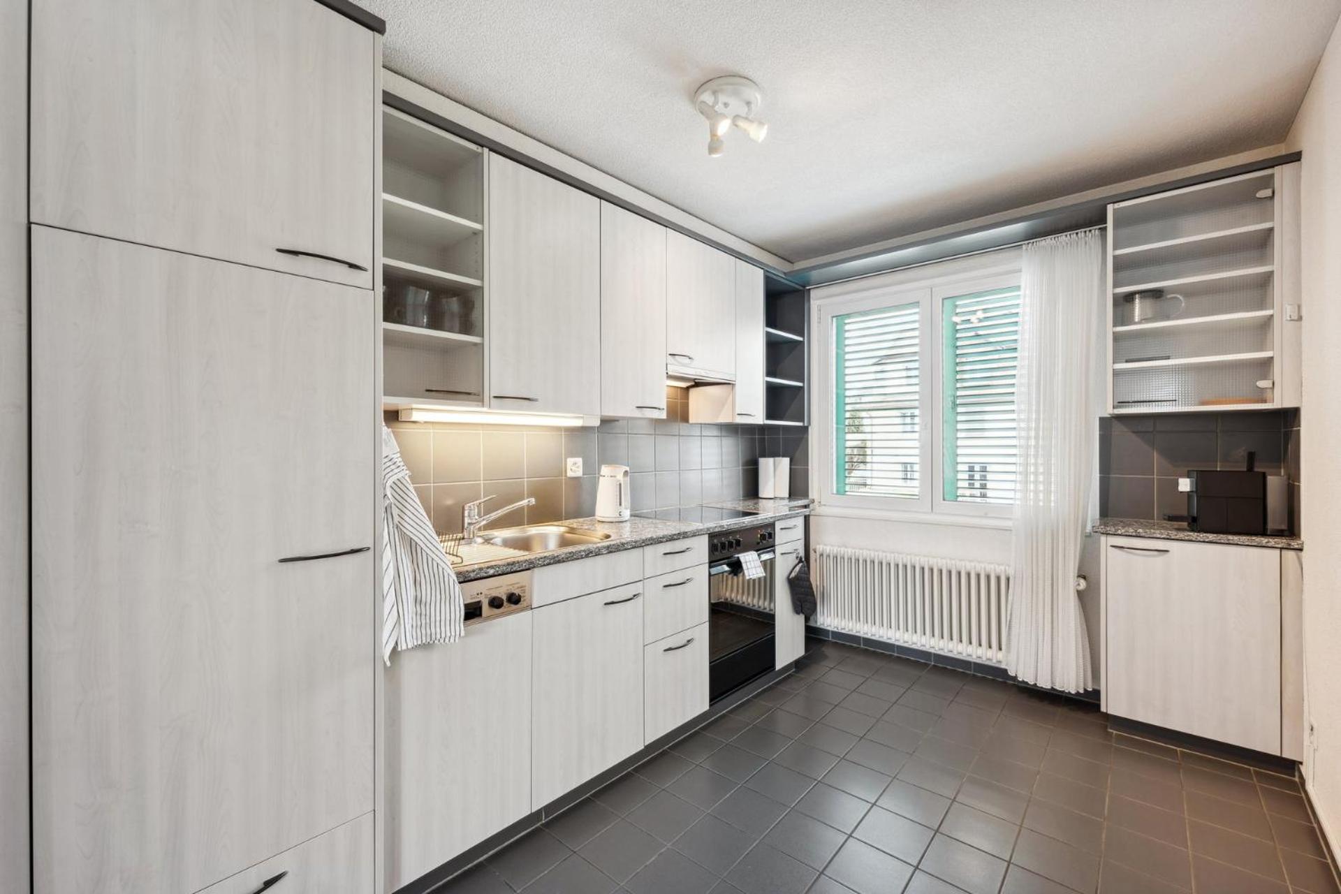Comfortable In Oerlikon 20 Minutes Away From Airport Apartment *