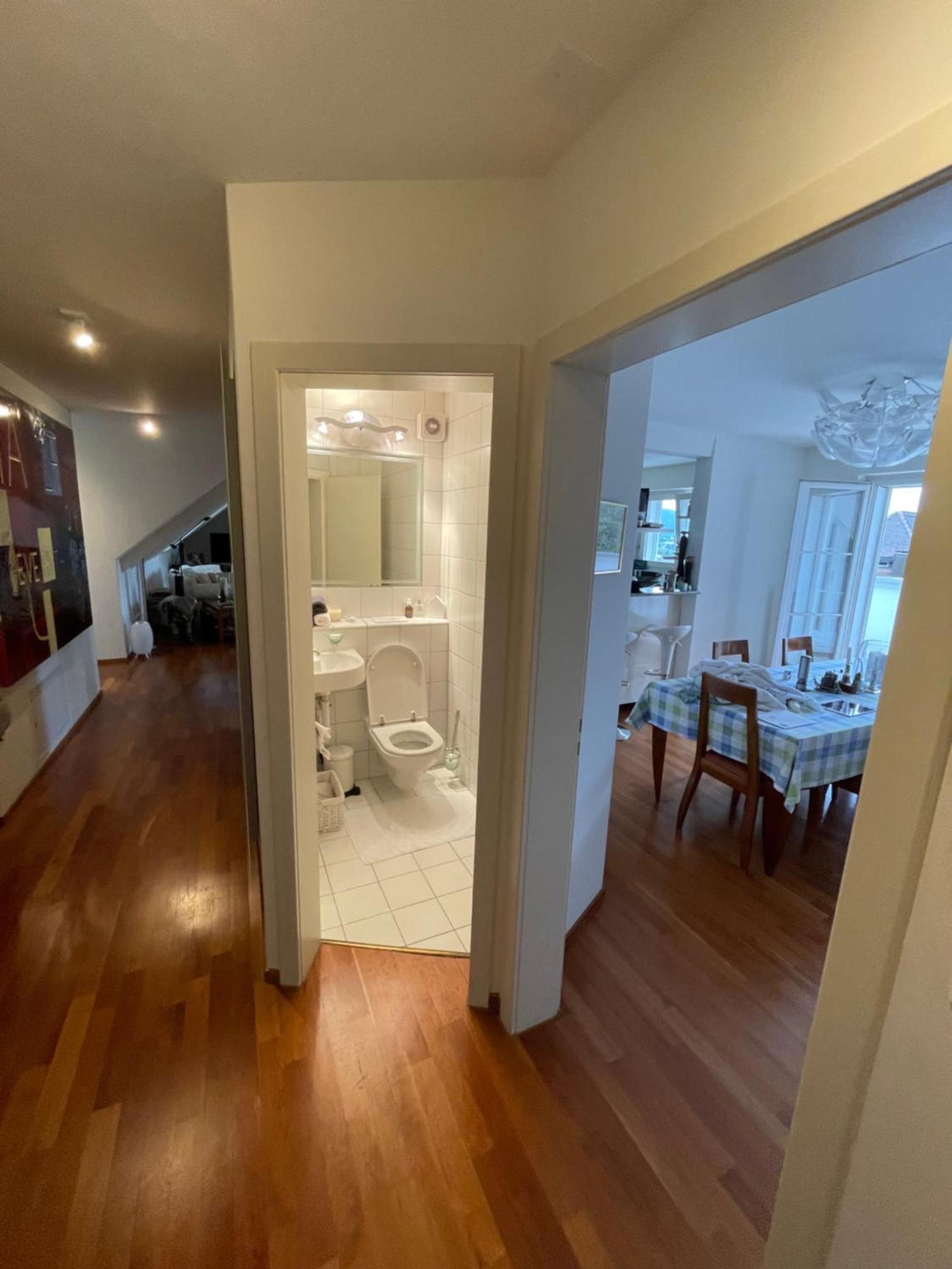 Spacious And Stylish In Apartment