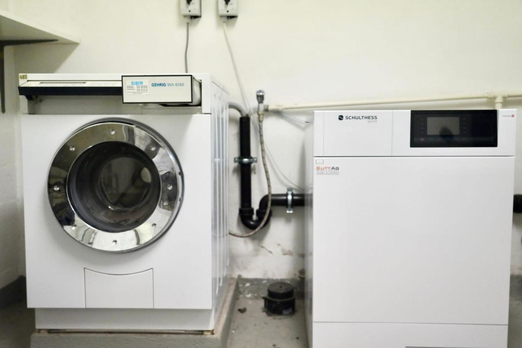 Swiss - 2 Bedroom Close To Eth Apartment