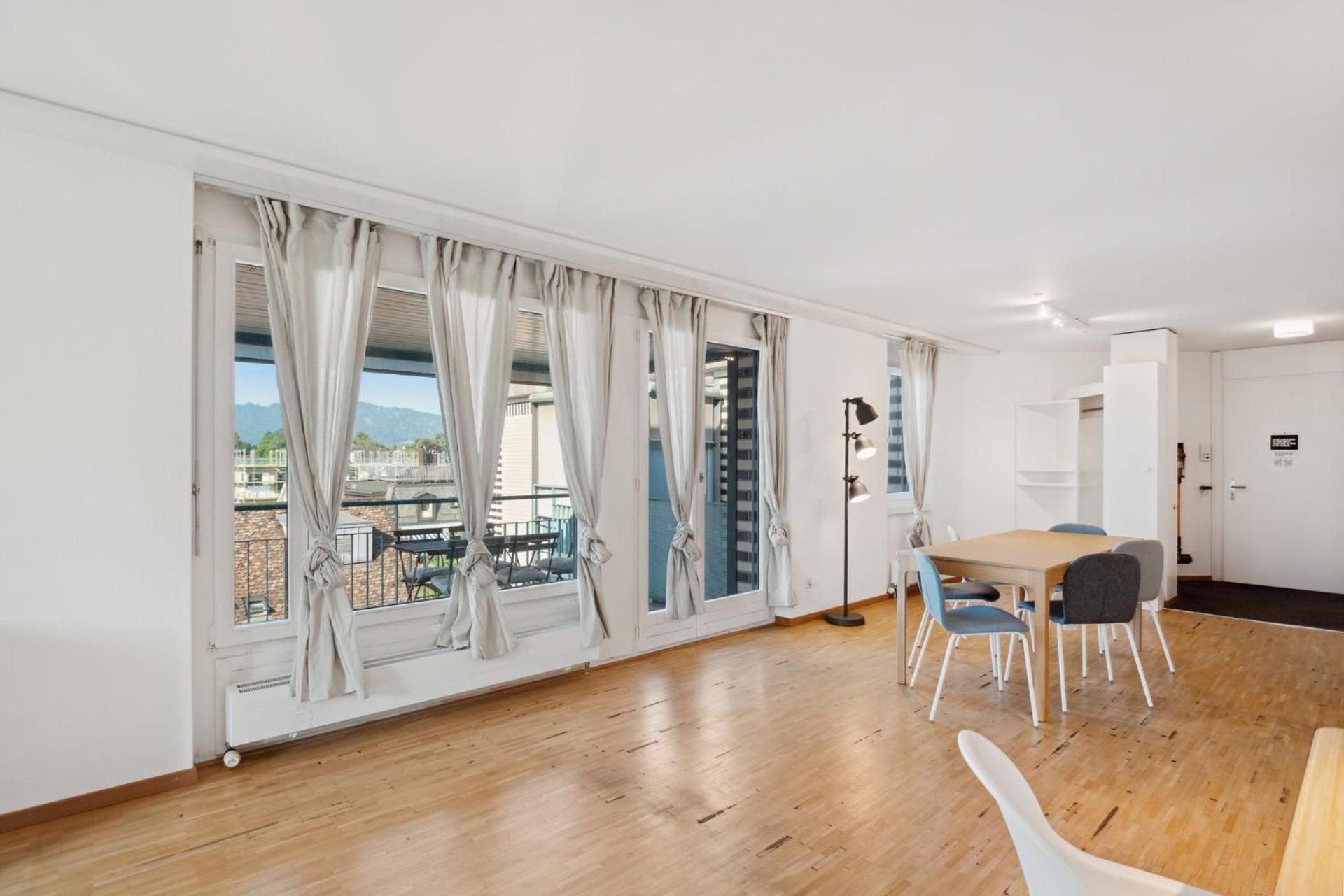 Spacious Hoting Apartment