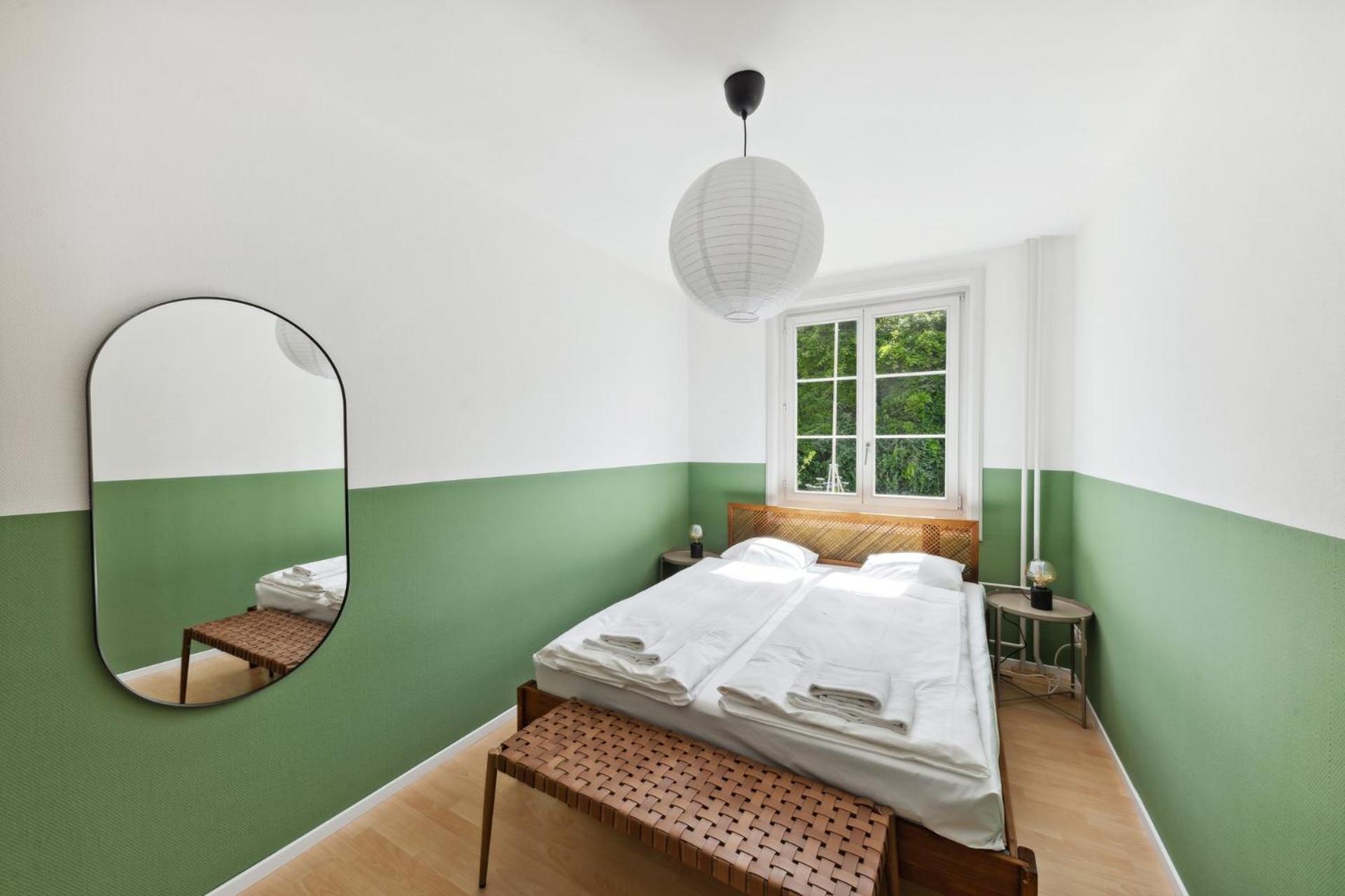 Centrally Located House With Garden *