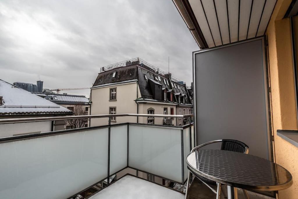 Executive 2 Bedroom Flat / Center Apartment