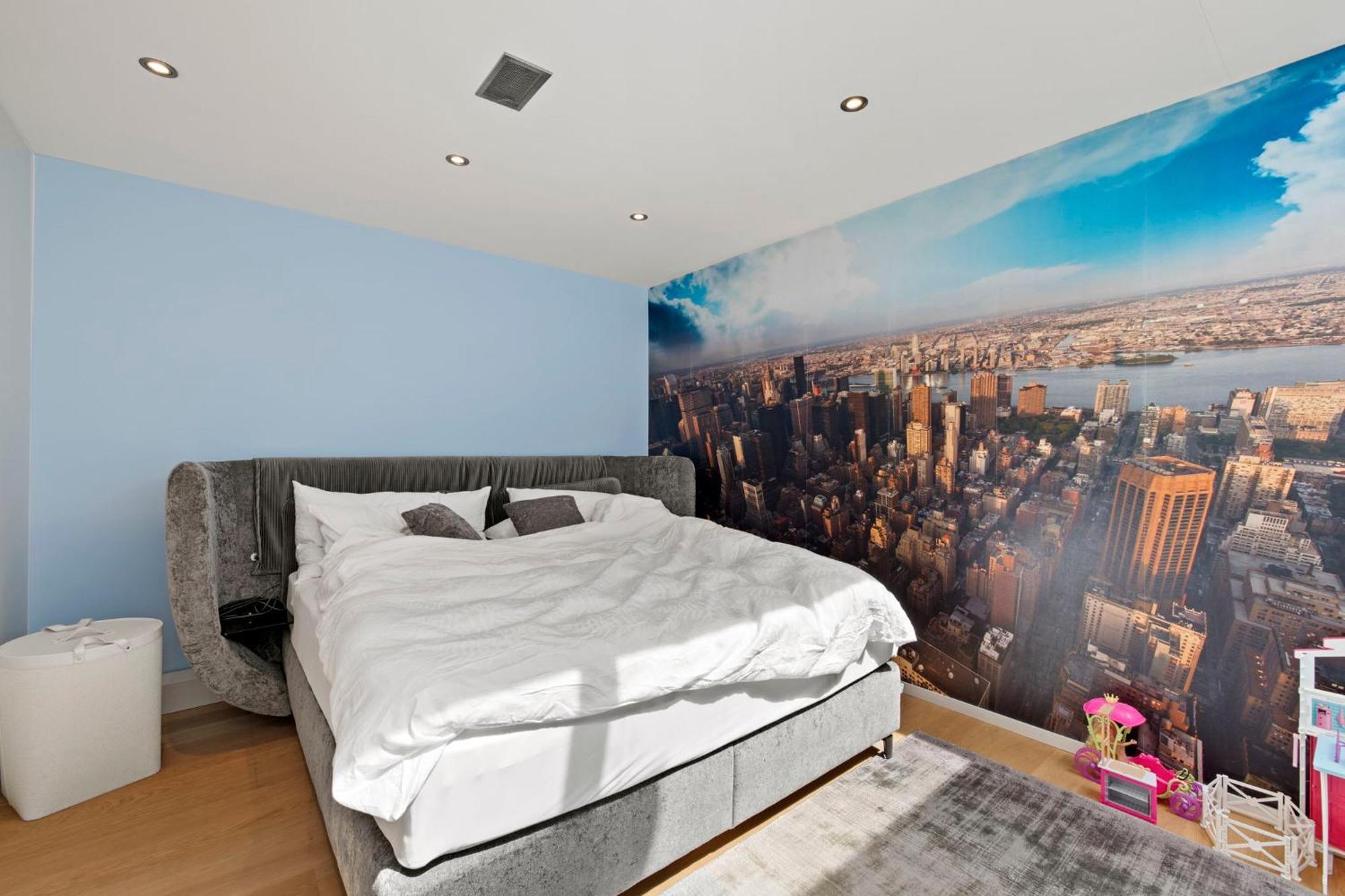 Exclusive Spacious Apt. With Garden In Apartment