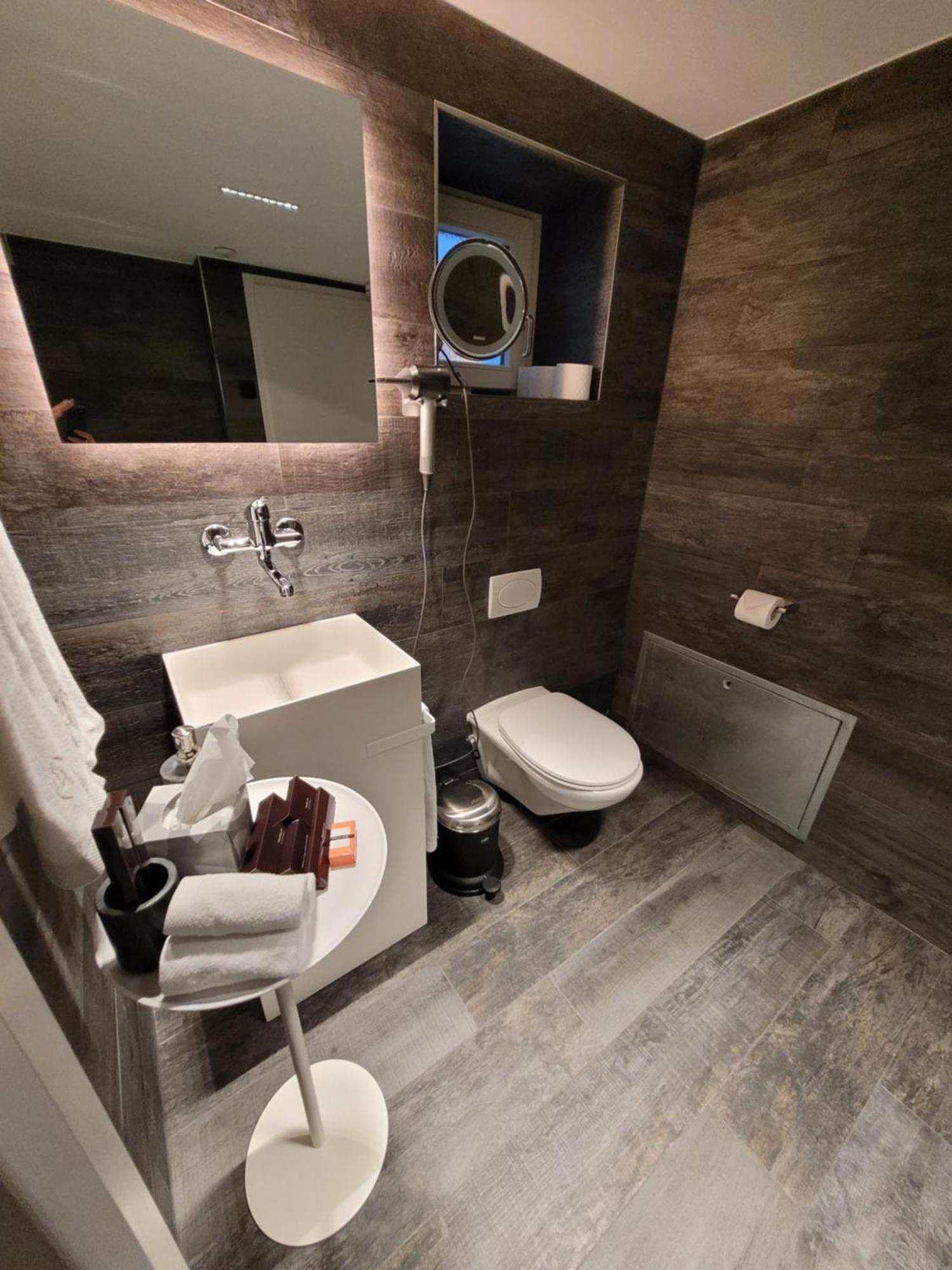 Le Bijou Lintheschergasse / Hb * Zurich