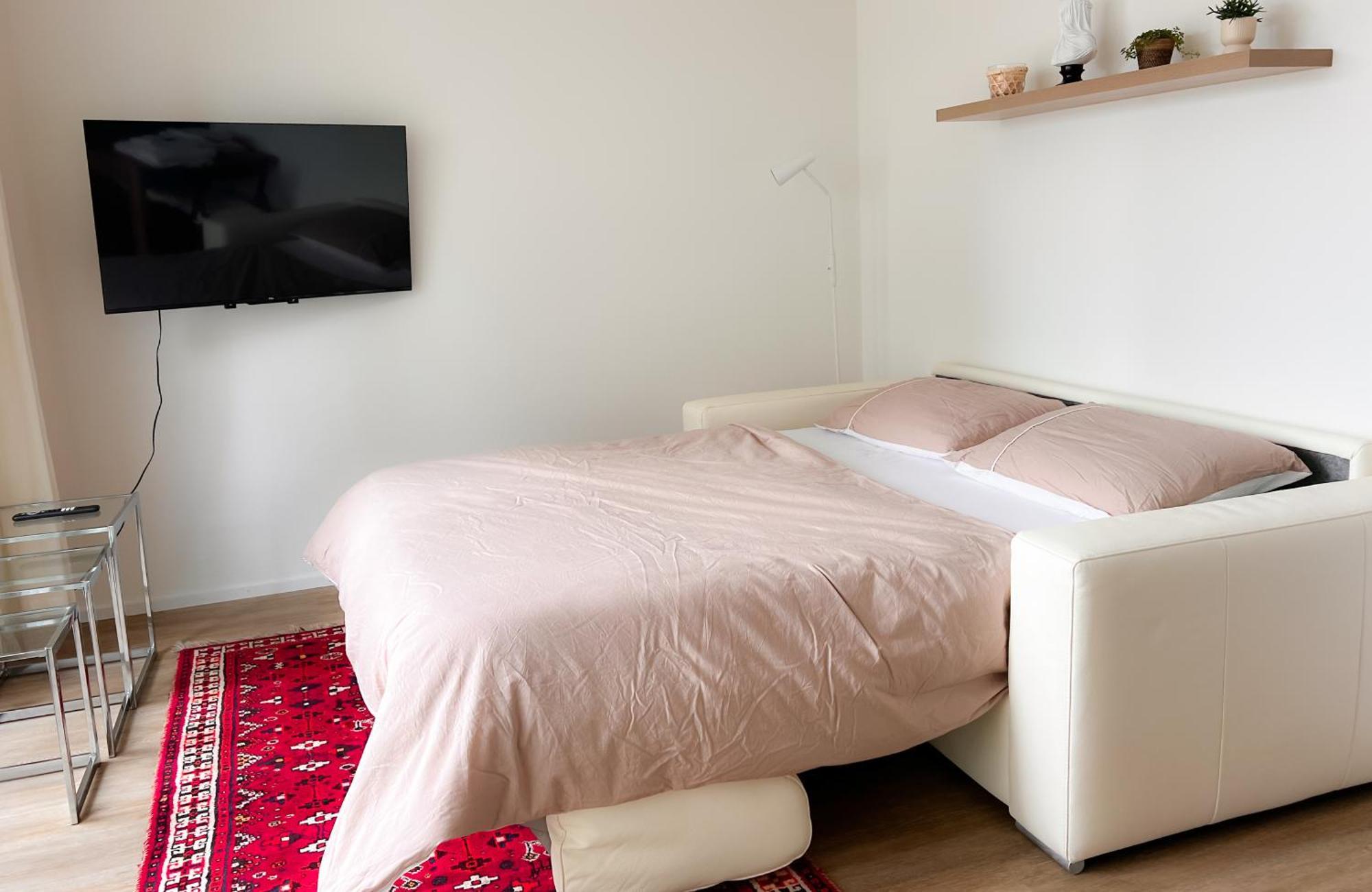 Skyline Rooftop With 2 Balconies -401-