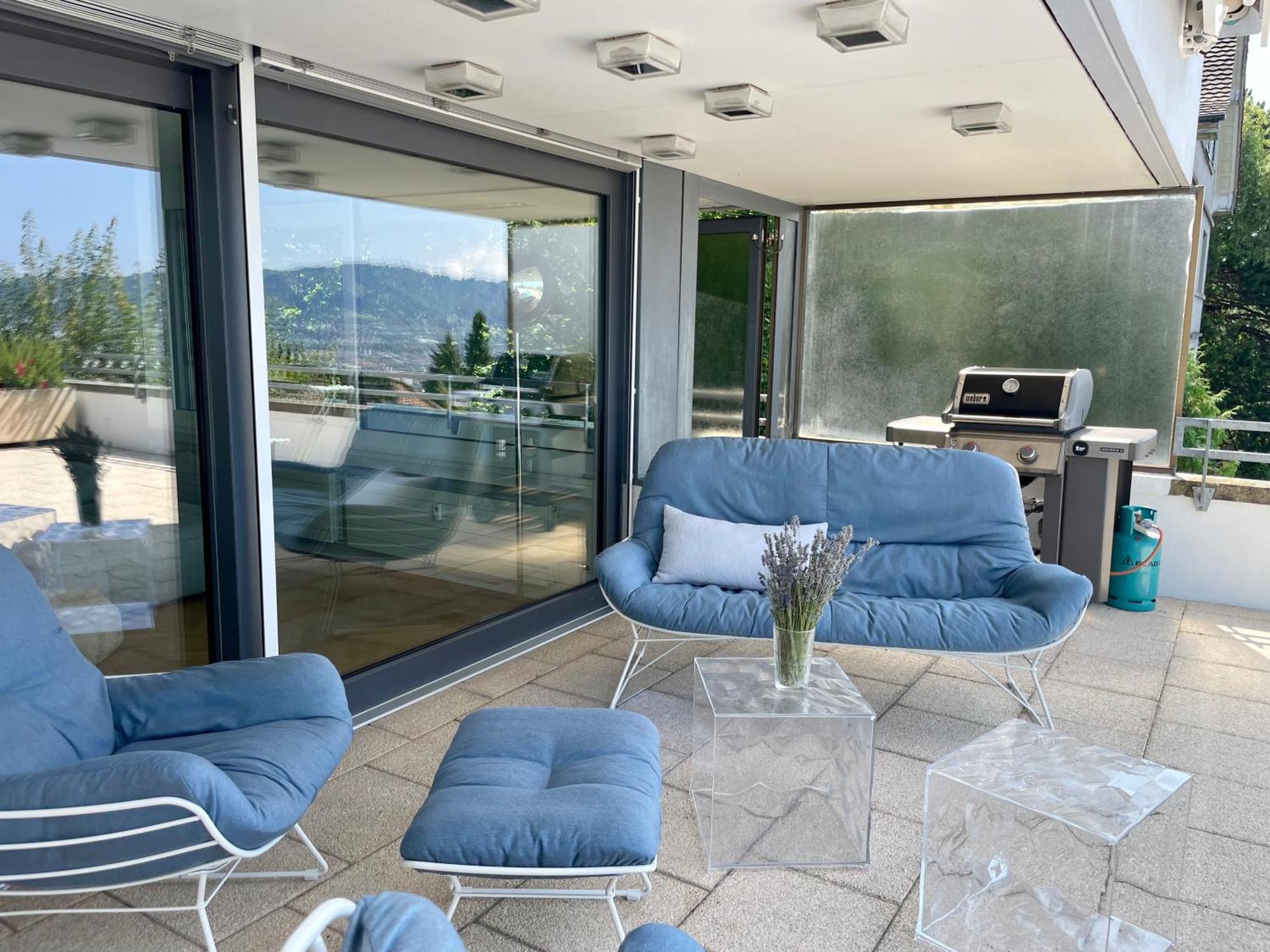 Luxury, Quiet Flat Overlooking Apartment *