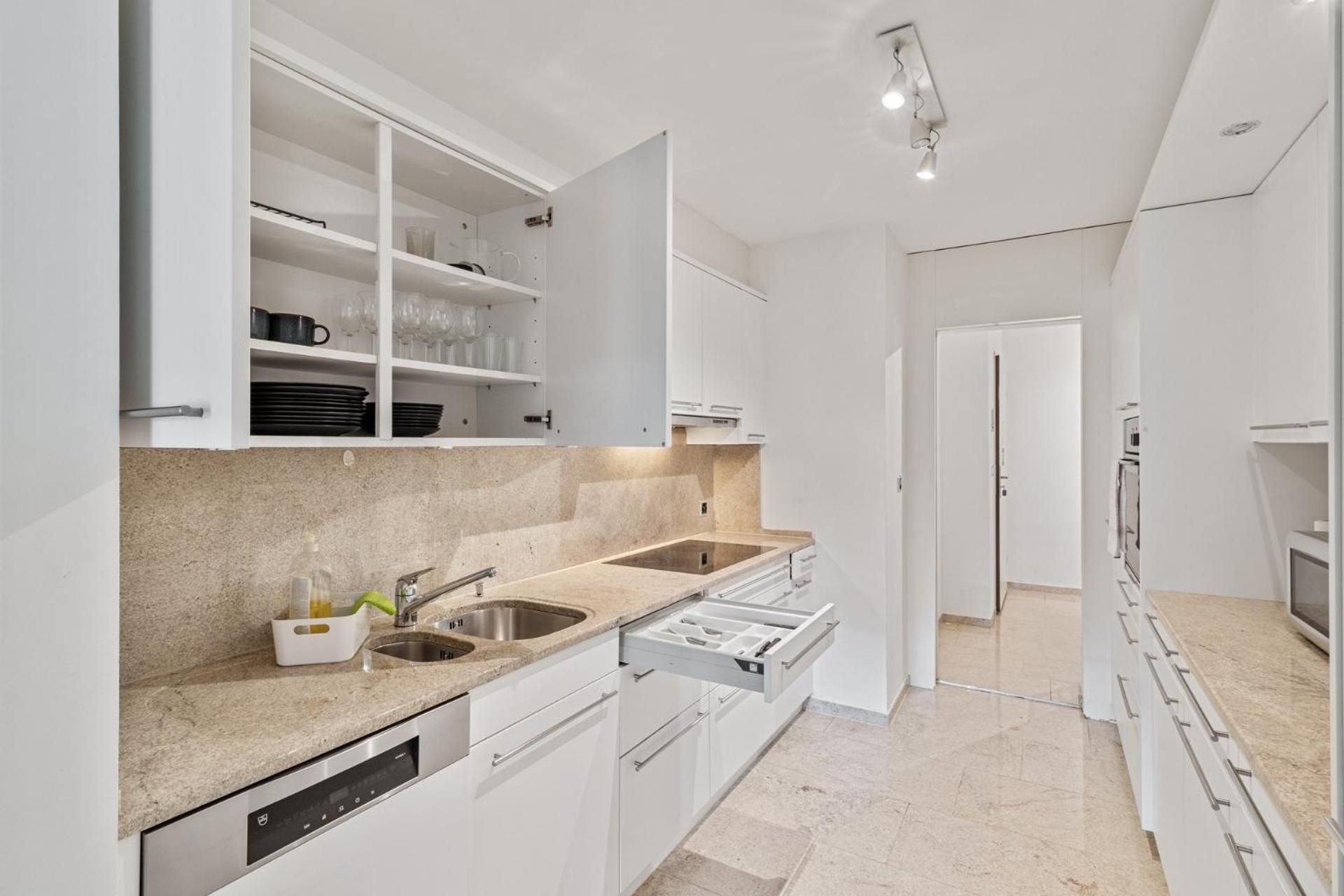 Apartment Spacious In *