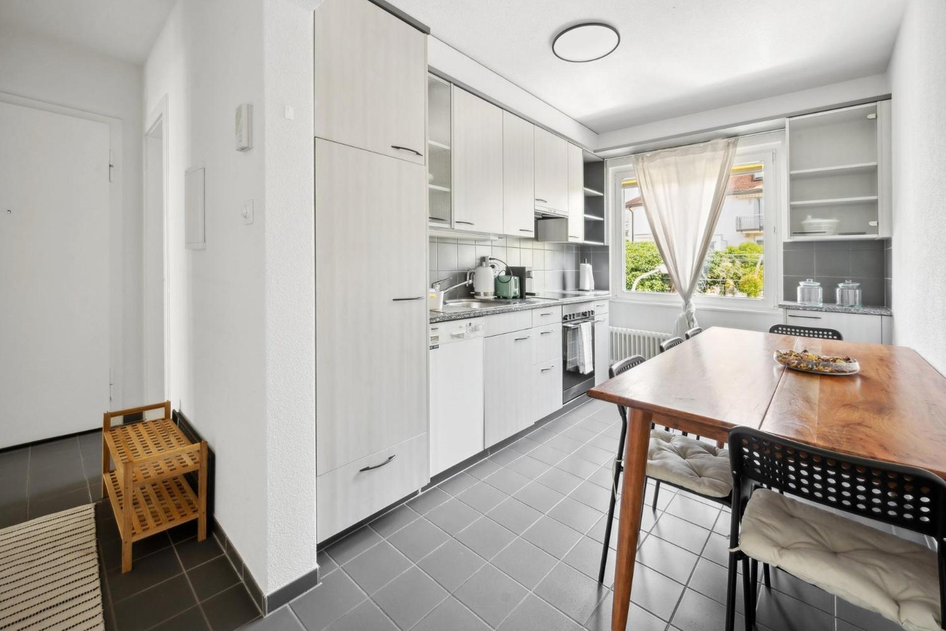 Comfortable In Oerlikon 20 Minutes Away From Airport *