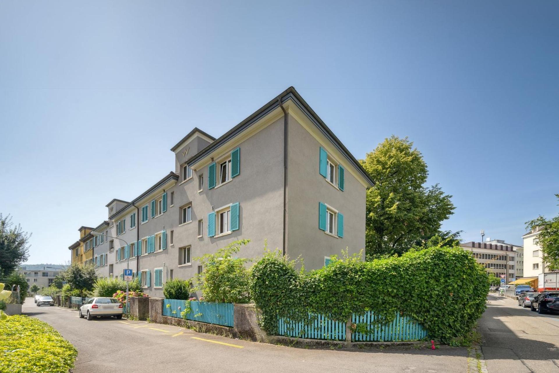 Comfortable In Oerlikon 20 Minutes Away From Airport Zurich