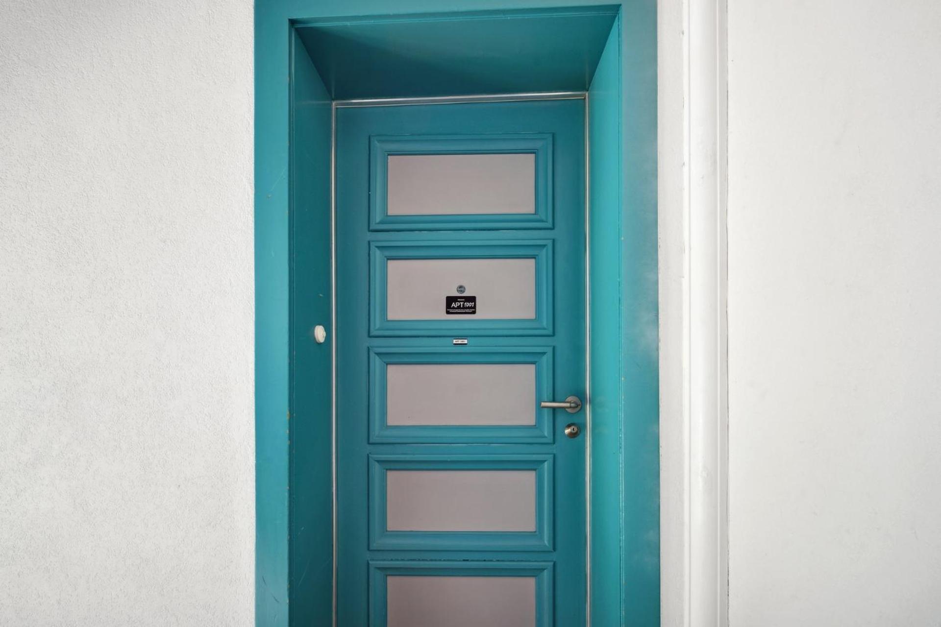 Comfortable In Oerlikon 20 Minutes Away From Airport Apartment