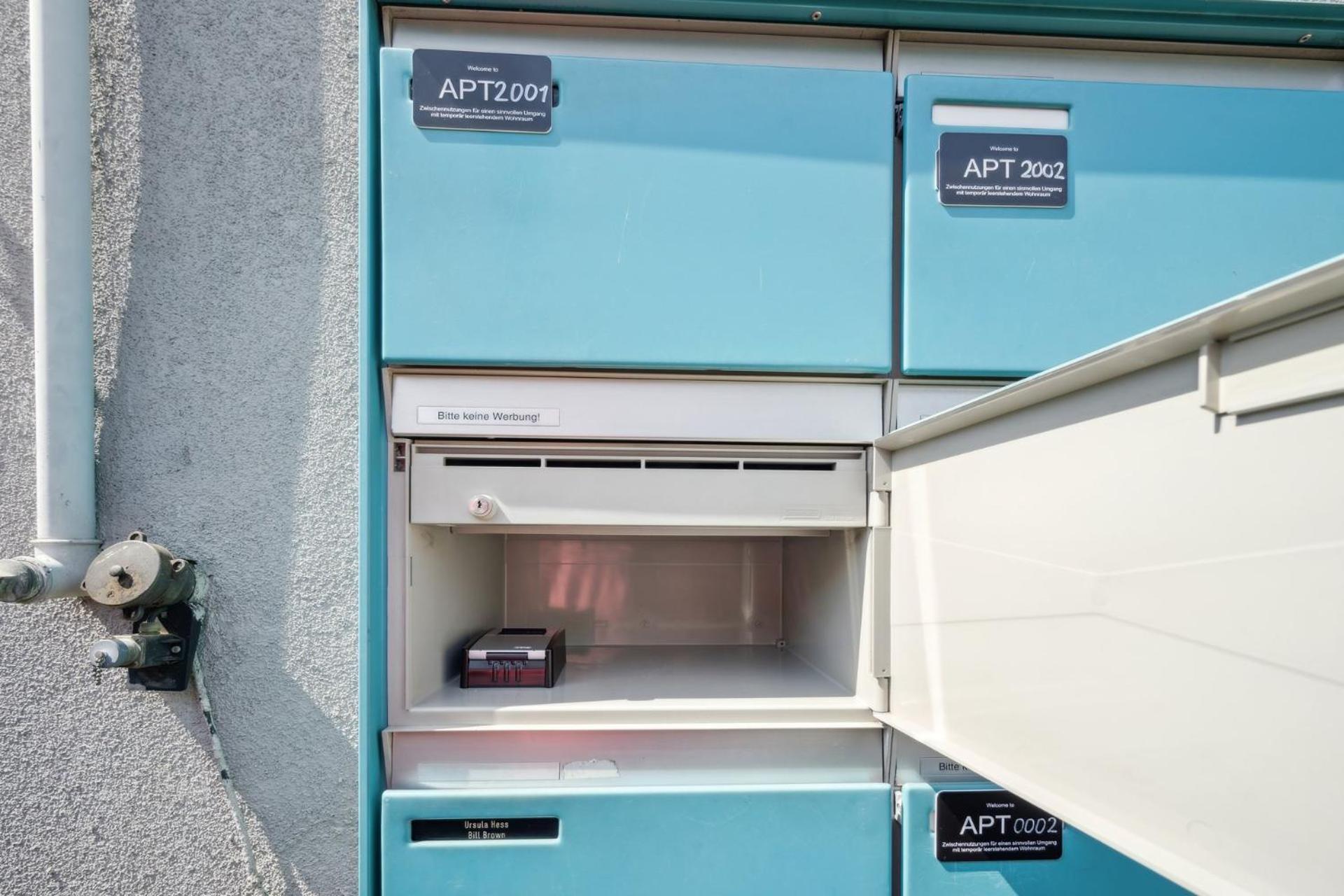 Comfortable In Oerlikon 20 Minutes Away From Airport Apartment *