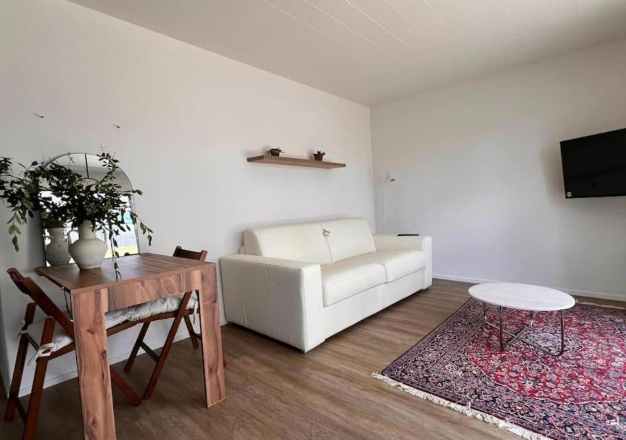 Apartment Skyline Rooftop With 2 Balconies -401- *