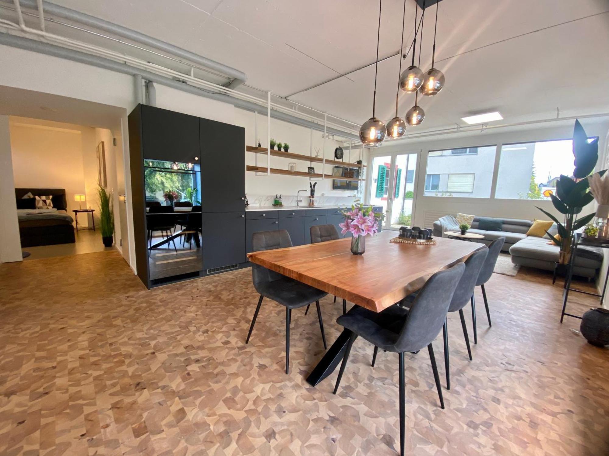 Apartment 120m2 Modern 3-bedroom Loft In