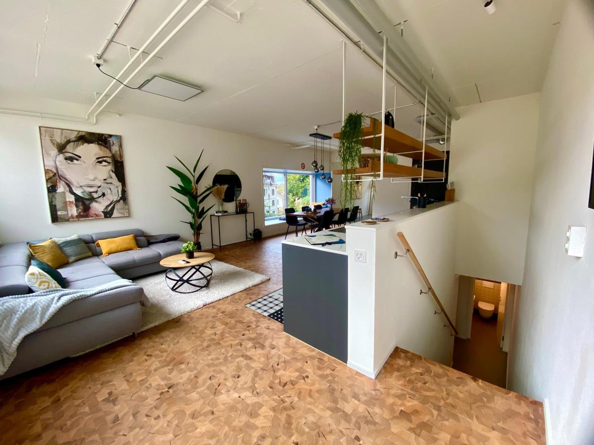 Apartment 120m2 Modern 3-bedroom Loft In *