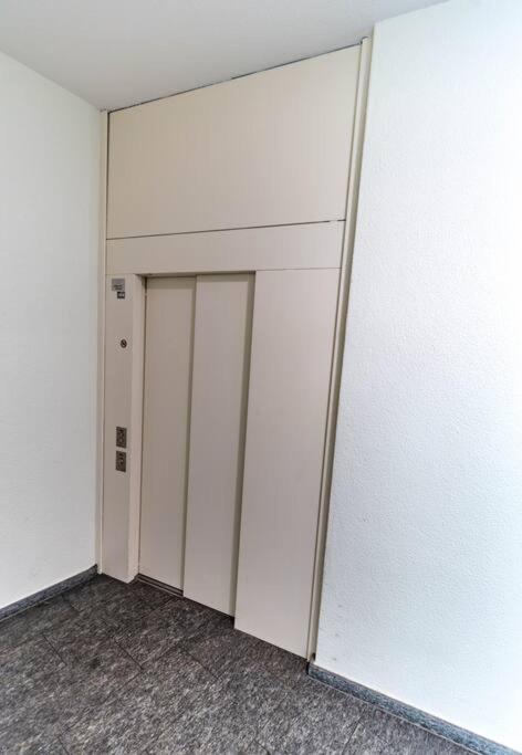 Apartment 1br Near - Fb6 *