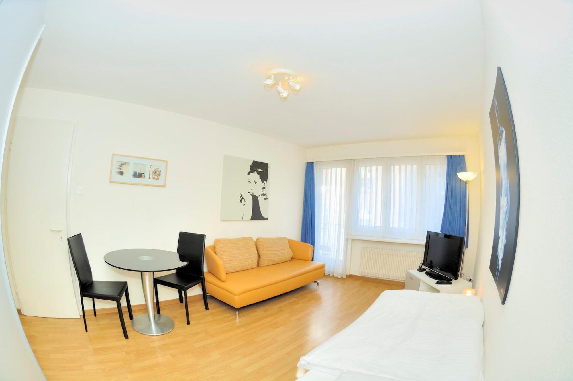 In The Heart Of - Crown 24 *